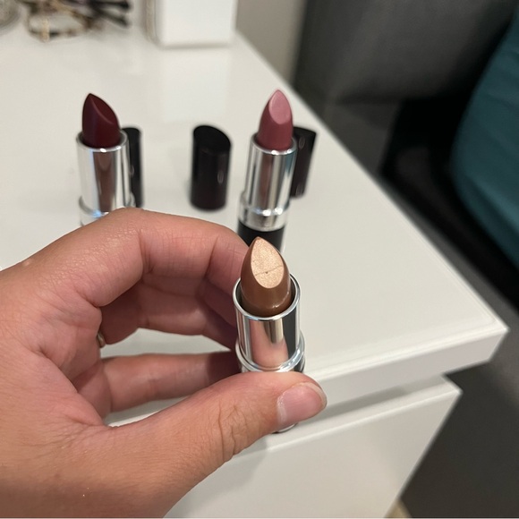 3 brand new Rimmel lipsticks - Picture 6 of 7